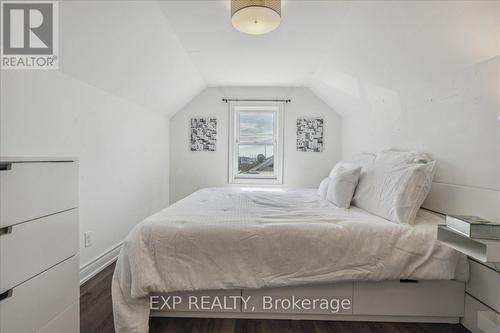 91 Page Street, St. Catharines, ON - Indoor Photo Showing Bedroom