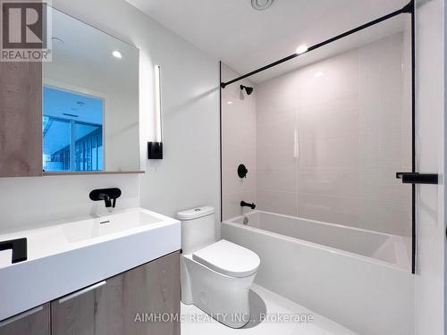 617 - 117 Broadway Avenue, Toronto, ON - Indoor Photo Showing Bathroom