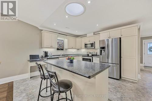 39 Clover Crescent, Wasaga Beach, ON - Indoor Photo Showing Kitchen With Stainless Steel Kitchen