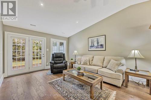 39 Clover Crescent, Wasaga Beach, ON - Indoor Photo Showing Living Room