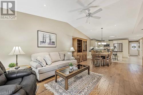 39 Clover Crescent, Wasaga Beach, ON - Indoor Photo Showing Living Room