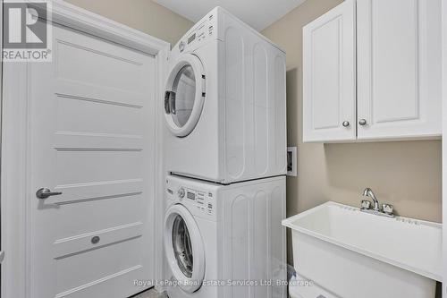 39 Clover Crescent, Wasaga Beach, ON - Indoor Photo Showing Laundry Room