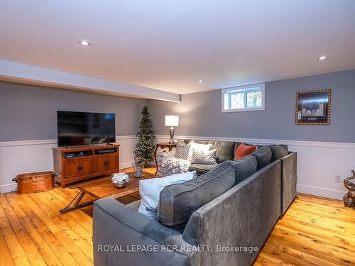 218 Main St, Erin, ON - Indoor Photo Showing Living Room