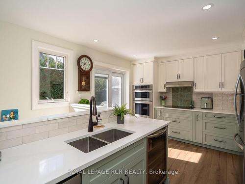 218 Main St, Erin, ON - Indoor Photo Showing Kitchen With Double Sink With Upgraded Kitchen