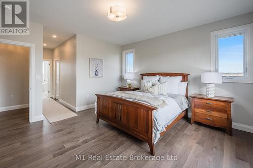 101058 Side Road 10, East Garafraxa, ON - Indoor Photo Showing Bedroom