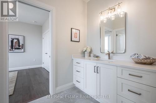 101058 Side Road 10, East Garafraxa, ON - Indoor Photo Showing Bathroom