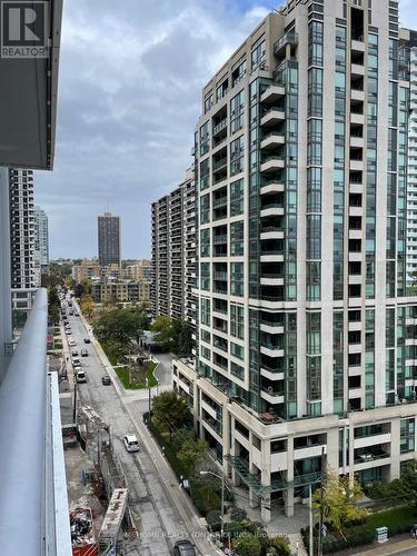 1011 Nt - 99 Broadway Avenue, Toronto, ON - Outdoor With Facade