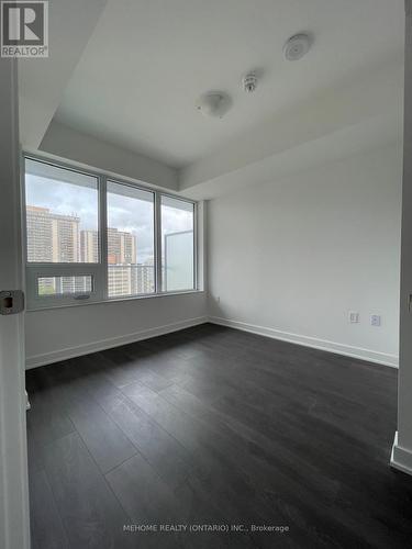 1011 Nt - 99 Broadway Avenue, Toronto, ON - Indoor Photo Showing Other Room