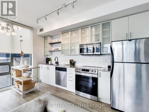 1902 - 33 Lombard Street, Toronto, ON - Indoor Photo Showing Kitchen