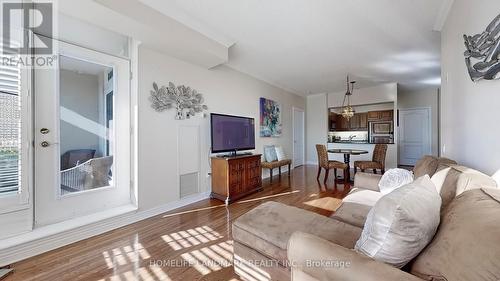 309 - 2 Edith Drive, Toronto, ON - Indoor Photo Showing Living Room