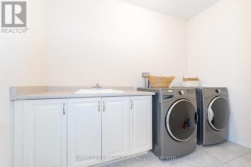 63 Milliken Drive, Aurora, ON - Indoor Photo Showing Laundry Room