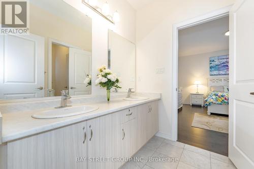 63 Milliken Drive, Aurora, ON - Indoor Photo Showing Bathroom