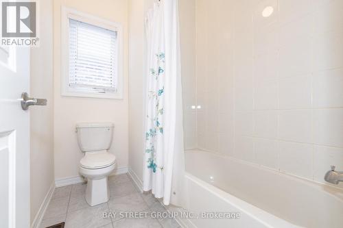 63 Milliken Drive, Aurora, ON - Indoor Photo Showing Bathroom