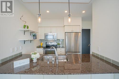 4202 - 2230 Lake Shore Boulevard W, Toronto, ON - Indoor Photo Showing Kitchen With Stainless Steel Kitchen With Double Sink With Upgraded Kitchen