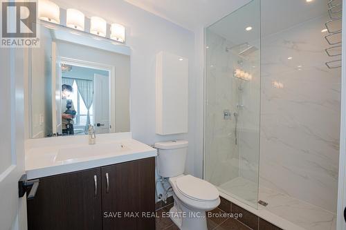 4202 - 2230 Lake Shore Boulevard W, Toronto, ON - Indoor Photo Showing Bathroom