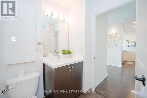 4202 - 2230 Lake Shore Boulevard W, Toronto, ON - Indoor Photo Showing Bathroom