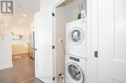 4202 - 2230 Lake Shore Boulevard W, Toronto, ON - Indoor Photo Showing Laundry Room