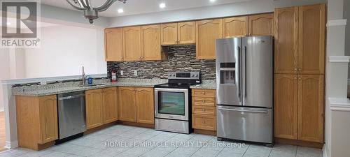 98 Marycroft (Upper) Court, Brampton, ON - Indoor Photo Showing Kitchen