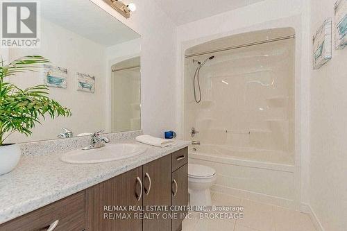 99 Bethune Avenue, Hamilton, ON - Indoor Photo Showing Bathroom