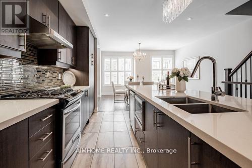 20 Mcgurran Lane, Richmond Hill, ON - Indoor Photo Showing Kitchen With Double Sink With Upgraded Kitchen