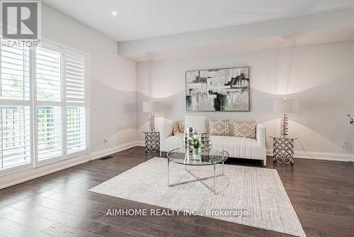 20 Mcgurran Lane, Richmond Hill, ON - Indoor Photo Showing Living Room