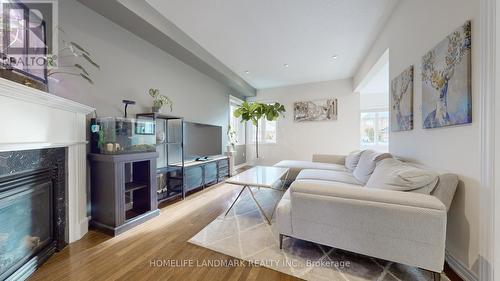 85 Kenilworth Gate, Markham, ON - Indoor Photo Showing Living Room With Fireplace