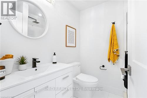 214 - 6065 Mcleod Road, Niagara Falls, ON - Indoor Photo Showing Bathroom