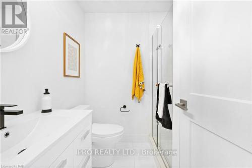 214 - 6065 Mcleod Road, Niagara Falls, ON - Indoor Photo Showing Bathroom