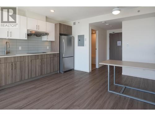 1602 900 Carnarvon Street, New Westminster, BC - Indoor Photo Showing Kitchen