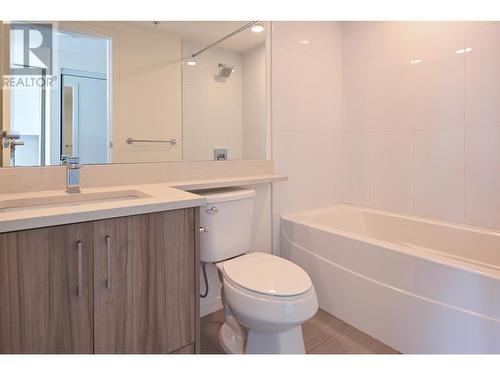 1602 900 Carnarvon Street, New Westminster, BC - Indoor Photo Showing Bathroom