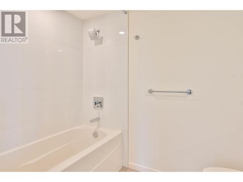 708 900 Carnarvon, New Westminster, BC - Indoor Photo Showing Bathroom