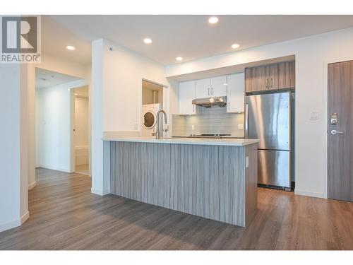 1312 900 Carnarvon Street, New Westminster, BC - Indoor Photo Showing Kitchen