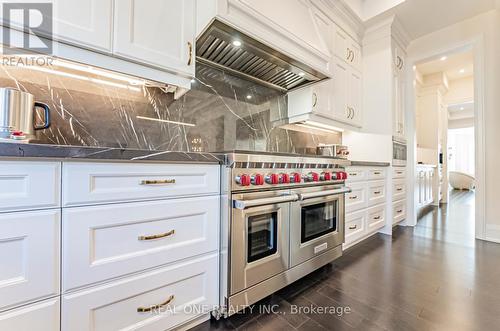 149 Milky Way Drive, Richmond Hill, ON - Indoor Photo Showing Kitchen