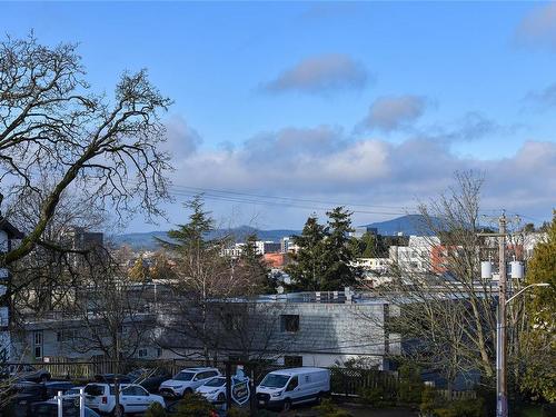 305-2511 Quadra St, Victoria, BC - Outdoor With View