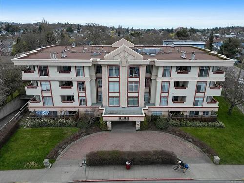 305-2511 Quadra St, Victoria, BC - Outdoor With Facade