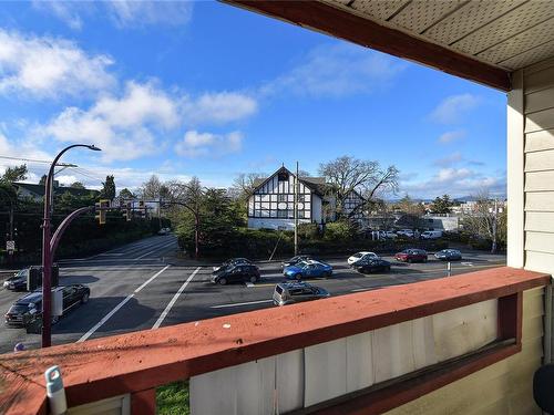 305-2511 Quadra St, Victoria, BC - Outdoor