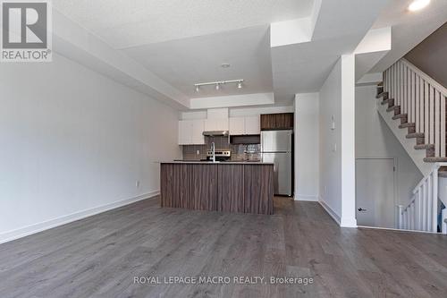 7 - 1121 Cooke Boulevard, Burlington, ON - Indoor Photo Showing Kitchen