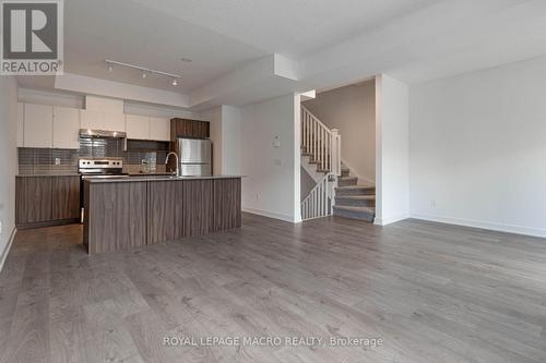 7 - 1121 Cooke Boulevard, Burlington, ON - Indoor Photo Showing Kitchen