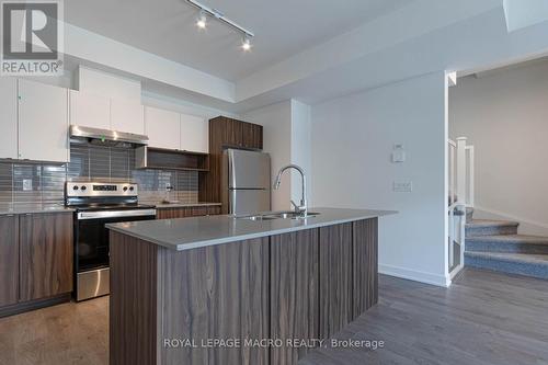 7 - 1121 Cooke Boulevard, Burlington, ON - Indoor Photo Showing Kitchen With Double Sink