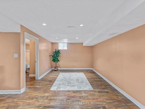 102 Pennyroyal Cres, Brampton, ON - Indoor Photo Showing Other Room