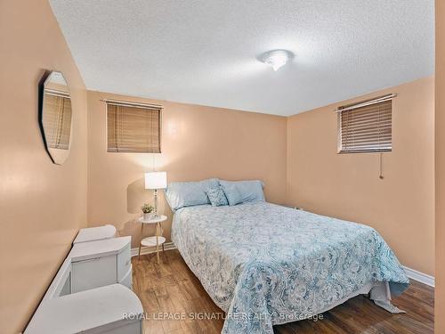 102 Pennyroyal Cres, Brampton, ON - Indoor Photo Showing Bedroom