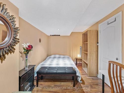 102 Pennyroyal Cres, Brampton, ON - Indoor Photo Showing Other Room