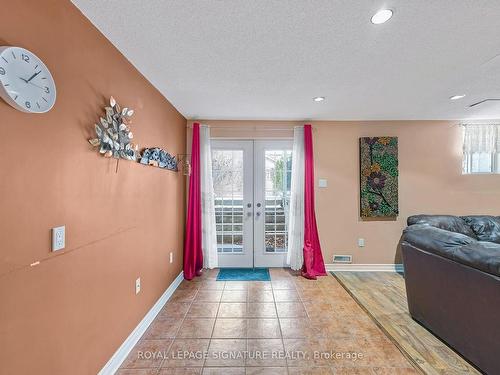 102 Pennyroyal Cres, Brampton, ON - Indoor Photo Showing Other Room