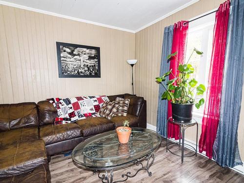 Salon - 435 Av. Bouchard, Saint-Pascal, QC - Indoor Photo Showing Living Room