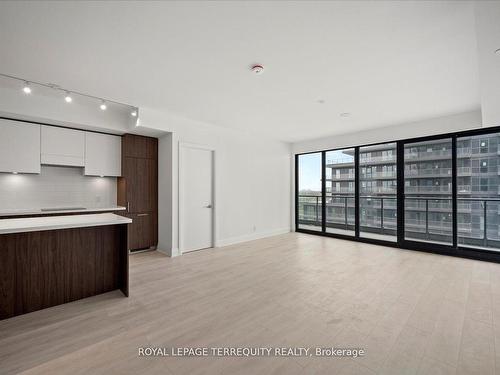 1406-33 Frederick Todd Way, Toronto, ON - Indoor Photo Showing Kitchen