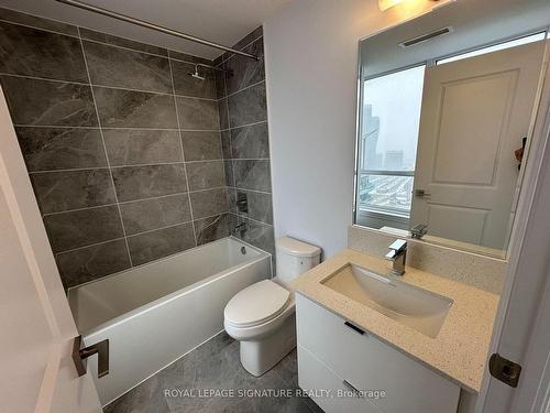 2810-30 Elm Dr W, Mississauga, ON - Indoor Photo Showing Bathroom