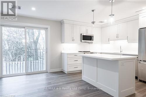 204 - 100 Gordon Street, Stratford, ON - Indoor Photo Showing Kitchen With Upgraded Kitchen