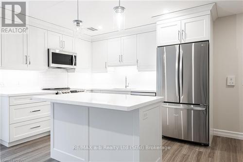 204 - 100 Gordon Street, Stratford, ON - Indoor Photo Showing Kitchen With Upgraded Kitchen