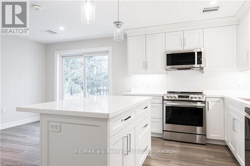 204 - 100 Gordon Street, Stratford, ON - Indoor Photo Showing Kitchen With Upgraded Kitchen