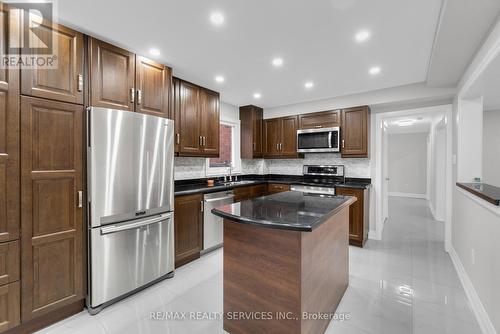 Upper - 3471 Chartrand Crescent, Mississauga, ON - Indoor Photo Showing Kitchen